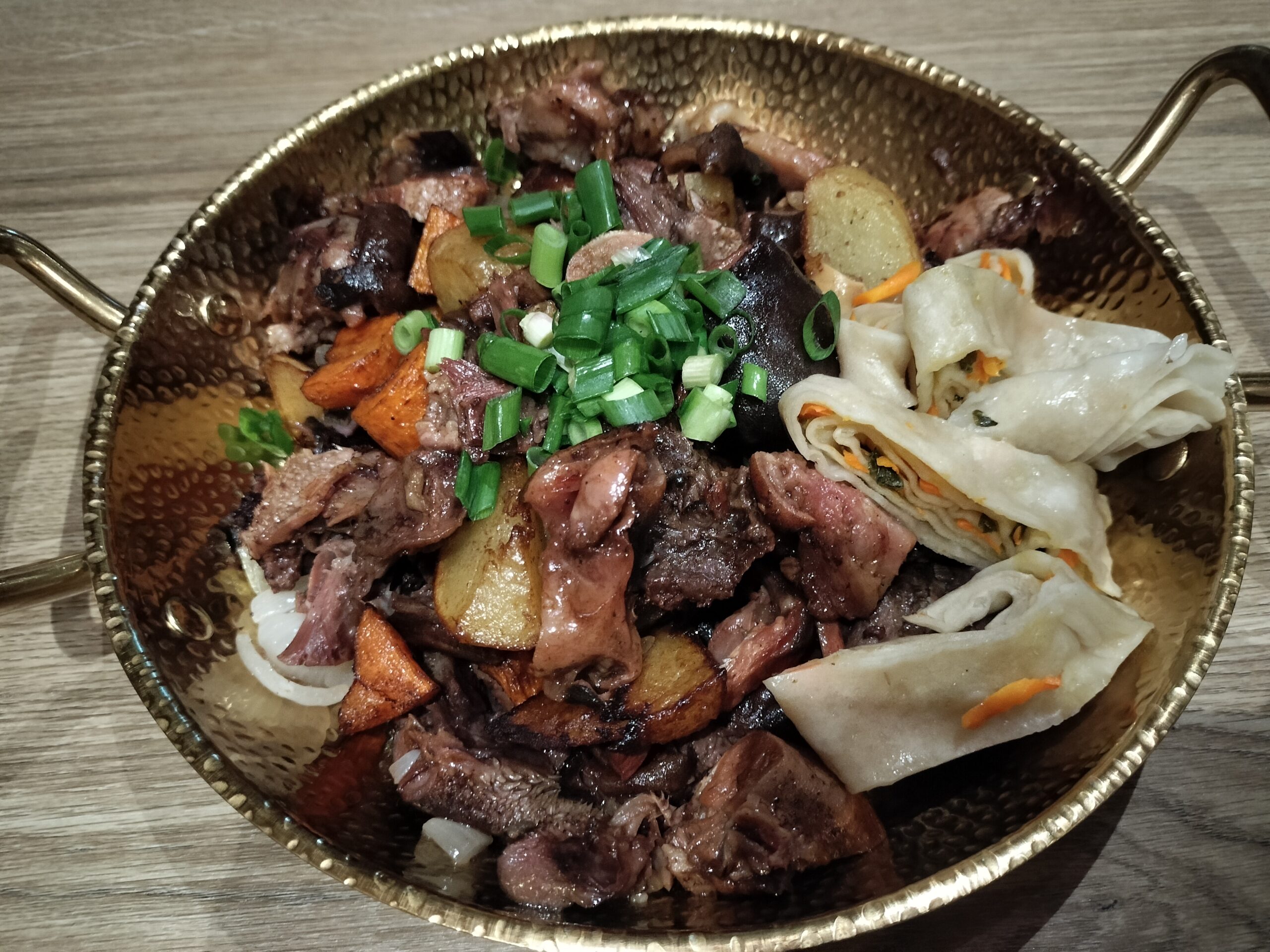 モダン・ノマズの料理、羊肉のグリル