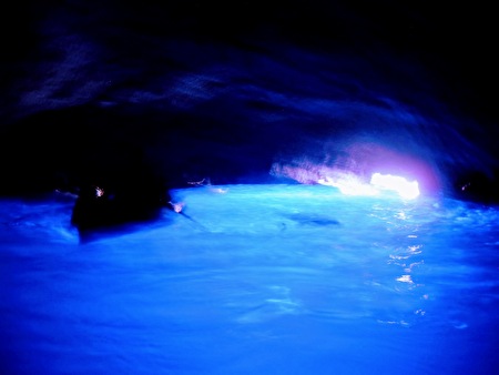 カプリ島 青の洞窟 コンシェルジュブログ 旅行プランのオーダーメイド見積もり ウェブトラベル