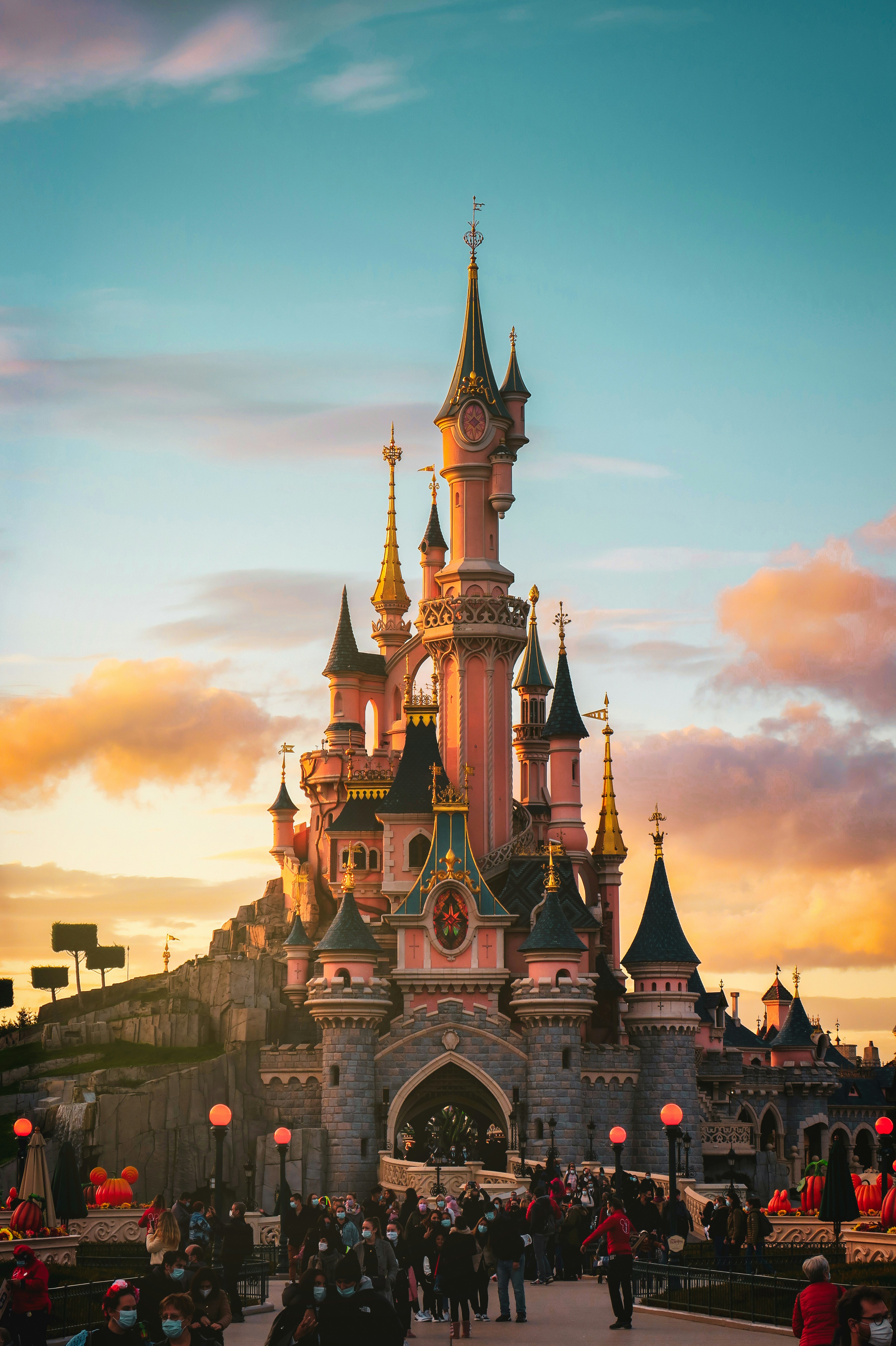 カリフォルニア ディズニーランド・リゾートで開園70周年イベント